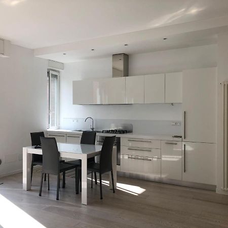 Bright & Spacious Apartment Near Navigli - Ponti Milan Exterior photo
