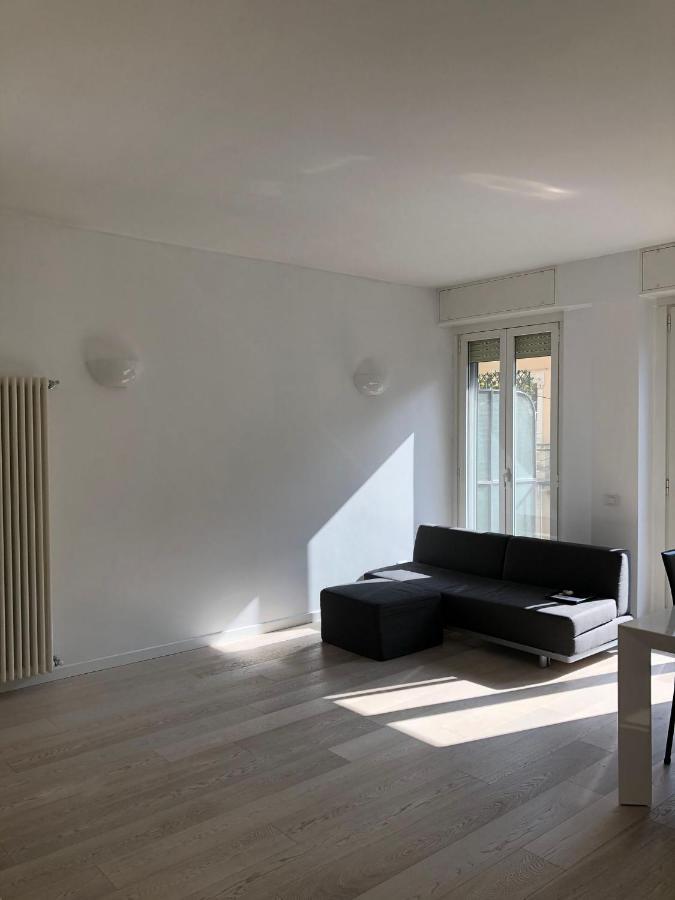 Bright & Spacious Apartment Near Navigli - Ponti Milan Exterior photo