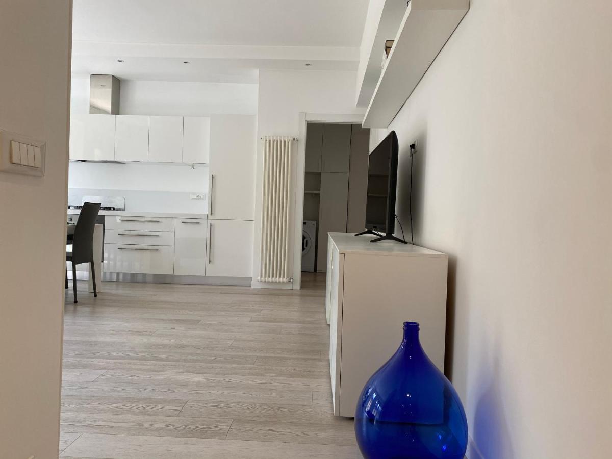 Bright & Spacious Apartment Near Navigli - Ponti Milan Exterior photo