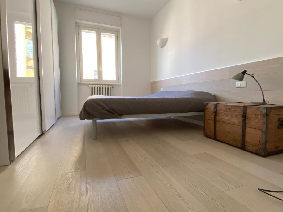 Bright & Spacious Apartment Near Navigli - Ponti Milan Exterior photo