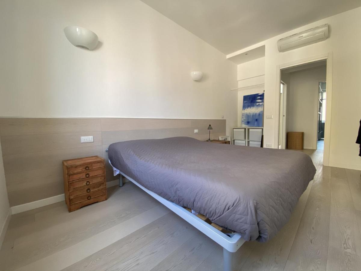 Bright & Spacious Apartment Near Navigli - Ponti Milan Exterior photo